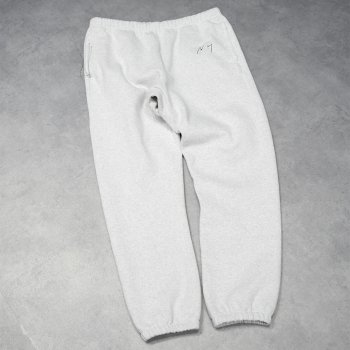 <img class='new_mark_img1' src='https://img.shop-pro.jp/img/new/icons14.gif' style='border:none;display:inline;margin:0px;padding:0px;width:auto;' />ANCELLM / -NEW YEAR LIMITED- SWEAT PANTS 