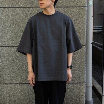 <img class='new_mark_img1' src='https://img.shop-pro.jp/img/new/icons14.gif' style='border:none;display:inline;margin:0px;padding:0px;width:auto;' />kontor/ MOCK NECK WIDE T-SHIRT 