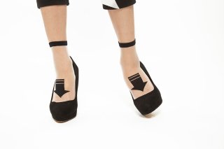 <img class='new_mark_img1' src='https://img.shop-pro.jp/img/new/icons41.gif' style='border:none;display:inline;margin:0px;padding:0px;width:auto;' />SEE-THROUGH ARROW SOCKS<br>BLACK×GREENの商品画像