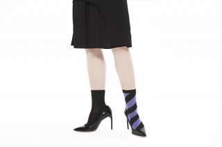 ASIMETRIC STRIPED SOCKS<br>BLACKPURPLEξʲ