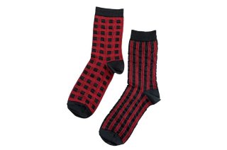 CHECK×STRIPE SOCKS<br>RED<img class='new_mark_img2' src='https://img.shop-pro.jp/img/new/icons5.gif' style='border:none;display:inline;margin:0px;padding:0px;width:auto;' />の商品画像