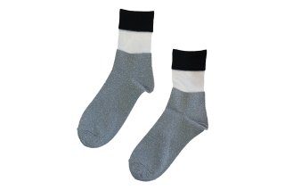 SEE-THROUGH GLITTER SOCKS<br>BLACK×SILVER<img class='new_mark_img2' src='https://img.shop-pro.jp/img/new/icons5.gif' style='border:none;display:inline;margin:0px;padding:0px;width:auto;' />の商品画像