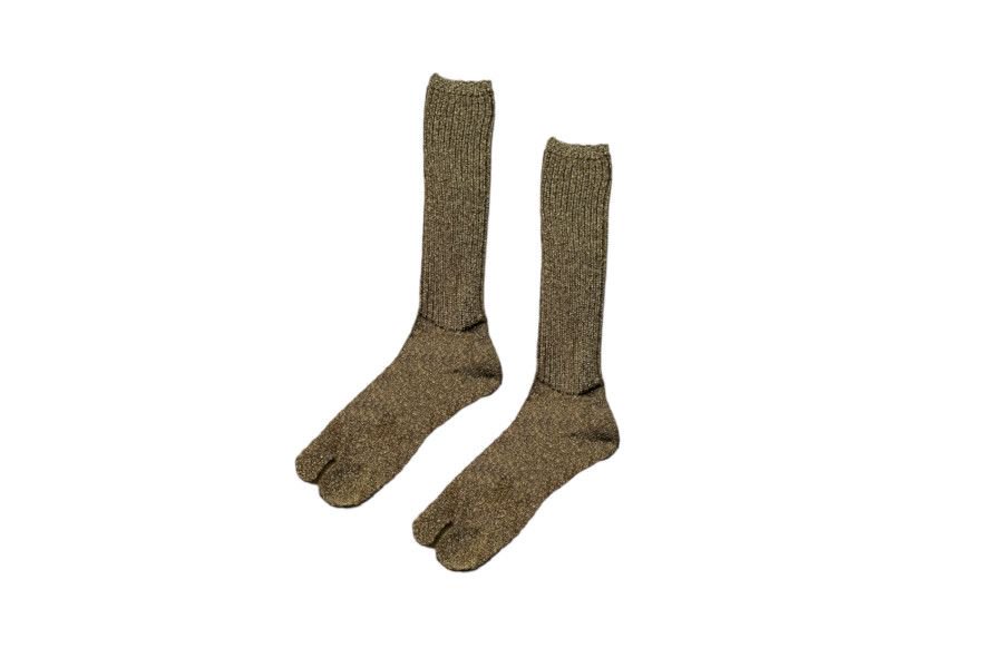 LAME TABI LOOSE SOCKS<br>GOLD<img class='new_mark_img2' src='https://img.shop-pro.jp/img/new/icons5.gif' style='border:none;display:inline;margin:0px;padding:0px;width:auto;' />
