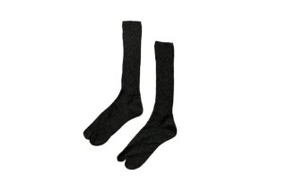 LAME TABI LOOSE SOCKS<br>BLACK<img class='new_mark_img2' src='https://img.shop-pro.jp/img/new/icons5.gif' style='border:none;display:inline;margin:0px;padding:0px;width:auto;' />の商品画像