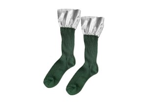 METALLIC RUFFLE LOOSE SOCKS<br>SILVER×GREEN<img class='new_mark_img2' src='https://img.shop-pro.jp/img/new/icons5.gif' style='border:none;display:inline;margin:0px;padding:0px;width:auto;' />の商品画像