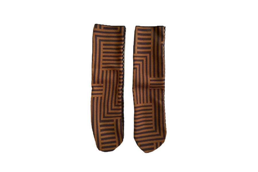 GEOMETRIC TULLE SOCKS<br>BROWN<img class='new_mark_img2' src='https://img.shop-pro.jp/img/new/icons5.gif' style='border:none;display:inline;margin:0px;padding:0px;width:auto;' />