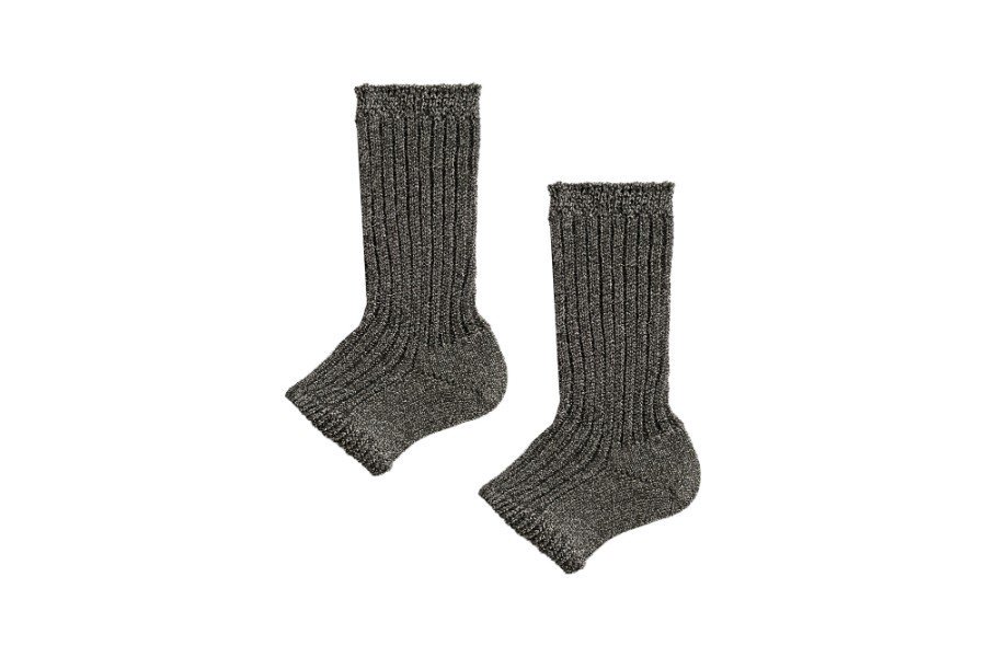 LAME DEFORM LOOSE SOCKS<br>SILVER<img class='new_mark_img2' src='https://img.shop-pro.jp/img/new/icons5.gif' style='border:none;display:inline;margin:0px;padding:0px;width:auto;' />