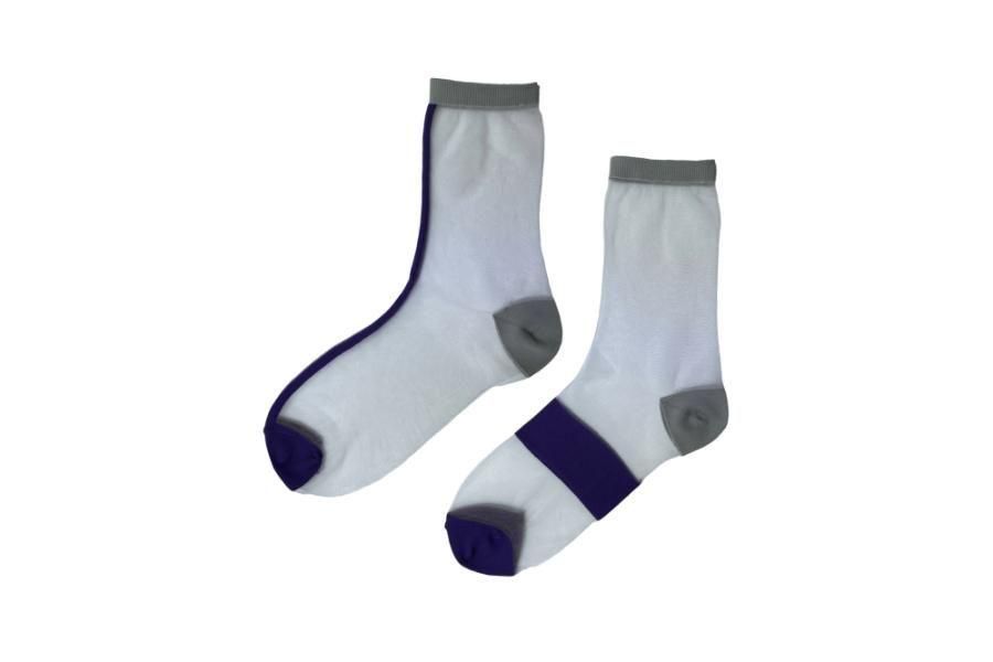 ASYMMETRIC LINE SEE-THROUGH SOCKS<br>GRAYPURPLE<img class='new_mark_img2' src='https://img.shop-pro.jp/img/new/icons5.gif' style='border:none;display:inline;margin:0px;padding:0px;width:auto;' />