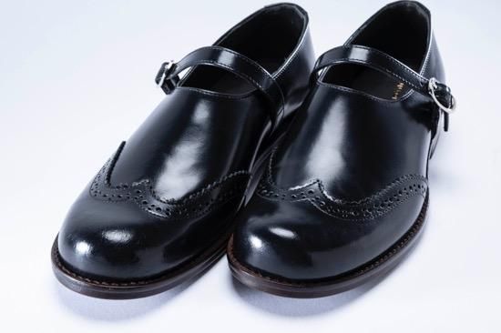 round strap shoes - SUNAOKUWAHARA ONLINE STORE