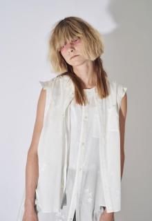 < pre-order > dobby print vest