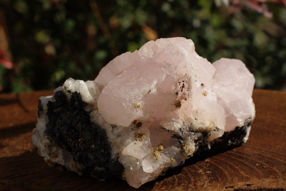 内モンゴル自治区産・ピンクカルサイト母岩付き結晶♪ - 天然石