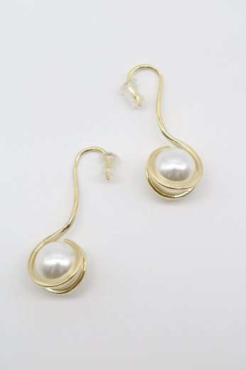 wave hold pearl pierced earrings