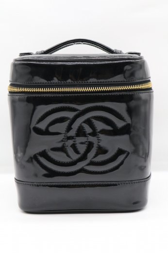 【vintage】CHANEL / patent leather COCO mark stitch vanity bag