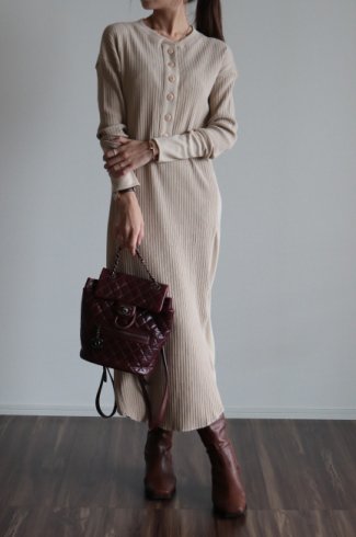 front half button rib knit dress / beige