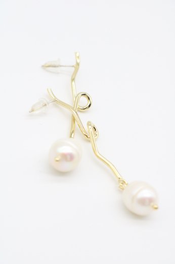 screw swing perl pierced earrings