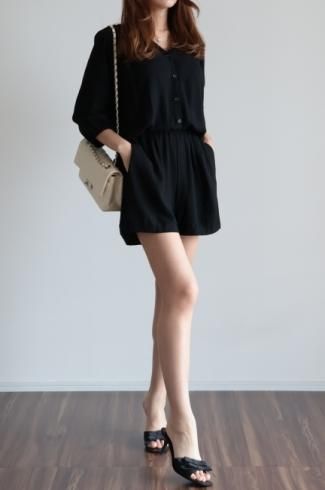 <img class='new_mark_img1' src='https://img.shop-pro.jp/img/new/icons56.gif' style='border:none;display:inline;margin:0px;padding:0px;width:auto;' />open stand collar linen mix rompers / black