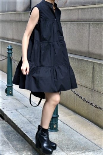 <img class='new_mark_img1' src='https://img.shop-pro.jp/img/new/icons20.gif' style='border:none;display:inline;margin:0px;padding:0px;width:auto;' />stand collar tiered tunic dress / black