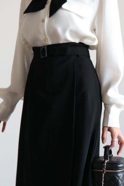 GIVENCHY ロゴボタン スカートスーツ