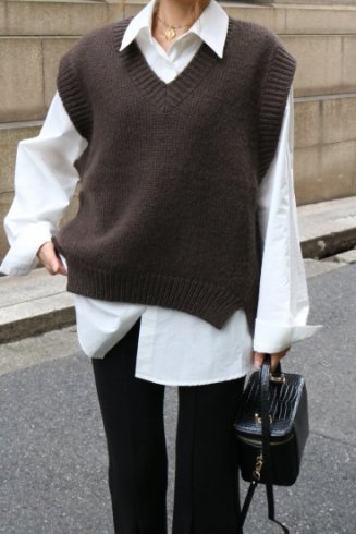 V neck crochet wool vest / brown