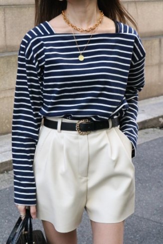 <img class='new_mark_img1' src='https://img.shop-pro.jp/img/new/icons20.gif' style='border:none;display:inline;margin:0px;padding:0px;width:auto;' />bicolor square neck stripe tops / navy×white
