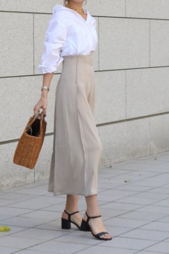 high waist stitch asymmetry flare skirt / beige