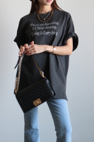 <img class='new_mark_img1' src='https://img.shop-pro.jp/img/new/icons57.gif' style='border:none;display:inline;margin:0px;padding:0px;width:auto;' />【original】round neck text printed big silhouette tee / ash black