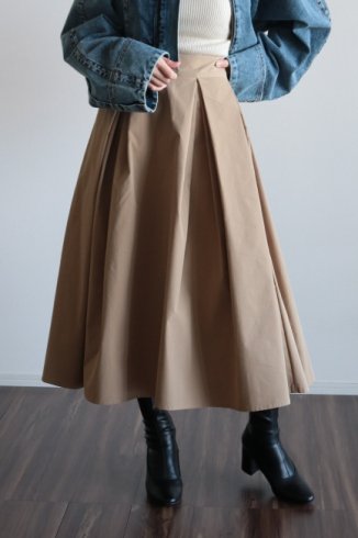 high waist double tuck volume flare skirt / beige