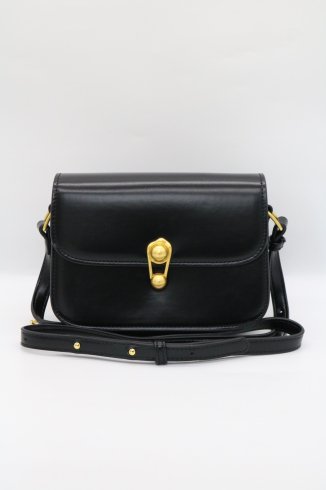 gold clasp fake leather flap shoulder bag / black