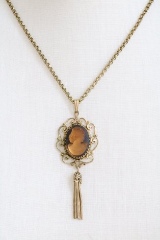【vintage】WHITING & DAVIS / 80's cameo pendant gold necklace