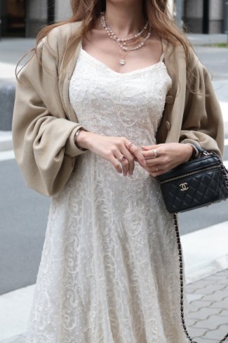 <img class='new_mark_img1' src='https://img.shop-pro.jp/img/new/icons20.gif' style='border:none;display:inline;margin:0px;padding:0px;width:auto;' />V neck balloon sleeves short cardigan / beige