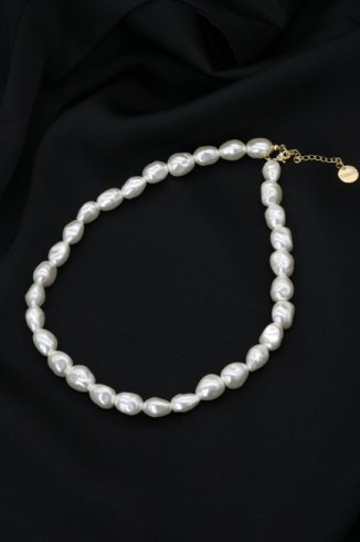 fake pearl necklace