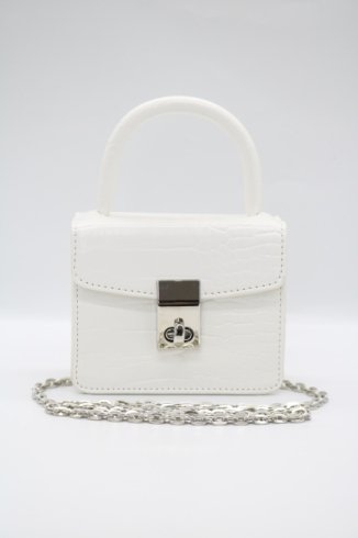 <img class='new_mark_img1' src='https://img.shop-pro.jp/img/new/icons20.gif' style='border:none;display:inline;margin:0px;padding:0px;width:auto;' />2way croco mini shoulder bag / white