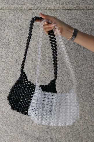 beads shoulder bag / clearblack