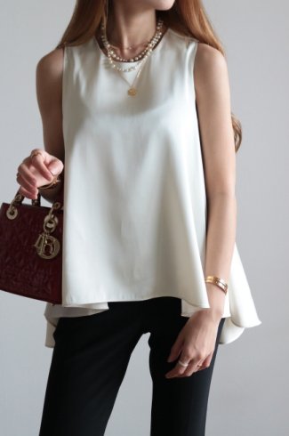 silky touch fishtail flare tops / ivory
