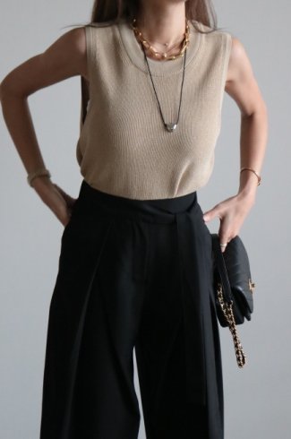 <img class='new_mark_img1' src='https://img.shop-pro.jp/img/new/icons57.gif' style='border:none;display:inline;margin:0px;padding:0px;width:auto;' />round neck sleeveless summer knit tops / beige