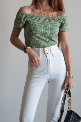 <img class='new_mark_img1' src='https://img.shop-pro.jp/img/new/icons14.gif' style='border:none;display:inline;margin:0px;padding:0px;width:auto;' />2way off shoulder tweed short tops / green