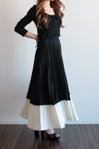 bicolor long pleats skirt / black×ivory