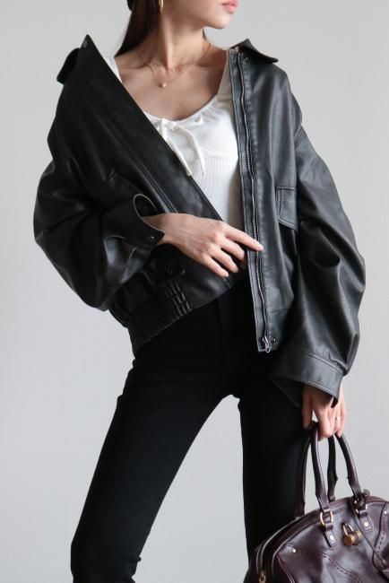 vintage like zip up shrink fake leather jacket / black vintage like zip up shrink fake leather jacket / black
