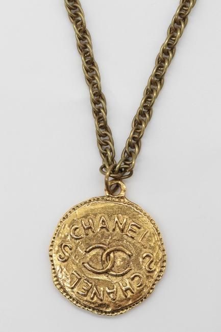 CHANEL vintage necklace