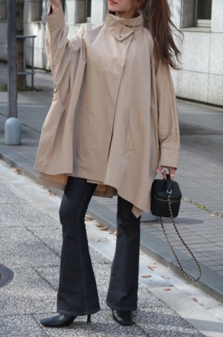 <img class='new_mark_img1' src='https://img.shop-pro.jp/img/new/icons14.gif' style='border:none;display:inline;margin:0px;padding:0px;width:auto;' />high neck dolman sleeves flare tech coat / beige