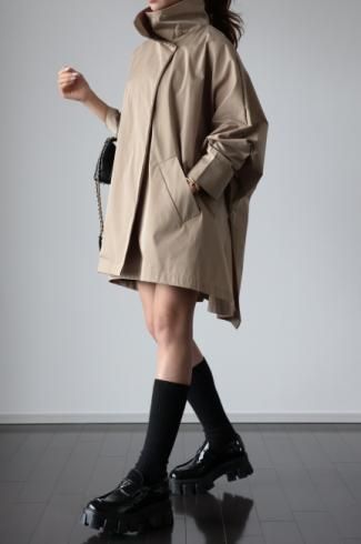 <img class='new_mark_img1' src='https://img.shop-pro.jp/img/new/icons56.gif' style='border:none;display:inline;margin:0px;padding:0px;width:auto;' />high neck dolman sleeves flare tech coat / beige