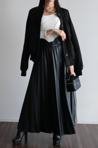 synthetic leather long pleats skirt (belt set) / black