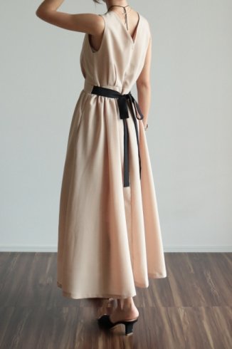 waist ribbon sleeveless long dress / beige