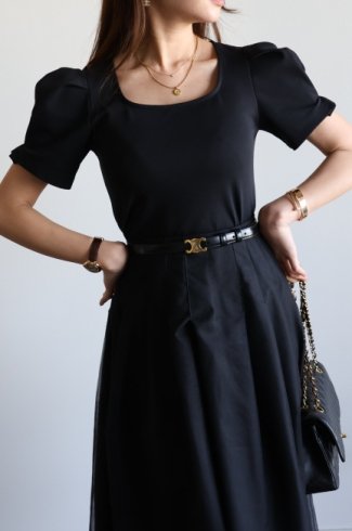 <img class='new_mark_img1' src='https://img.shop-pro.jp/img/new/icons56.gif' style='border:none;display:inline;margin:0px;padding:0px;width:auto;' />puff sleeves cropped tops / black
