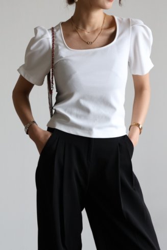 puff sleeves cropped tops / white