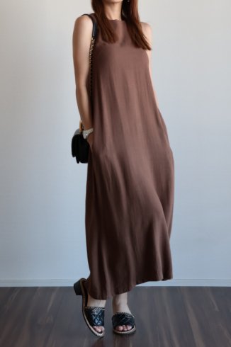 round neck linen mix dress / brown