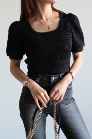 <img class='new_mark_img1' src='https://img.shop-pro.jp/img/new/icons56.gif' style='border:none;display:inline;margin:0px;padding:0px;width:auto;' />puff sleeve short rib knit tops / black