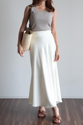 satin mermaid skirt / white