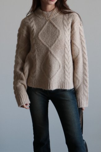 crew neck cable neck knit sweater / beige