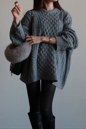 big silhouette cable knit sweater / gray